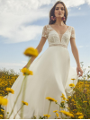 Robe longue de mariée, fluide, dos nu, dentelle, by Rembo Styling