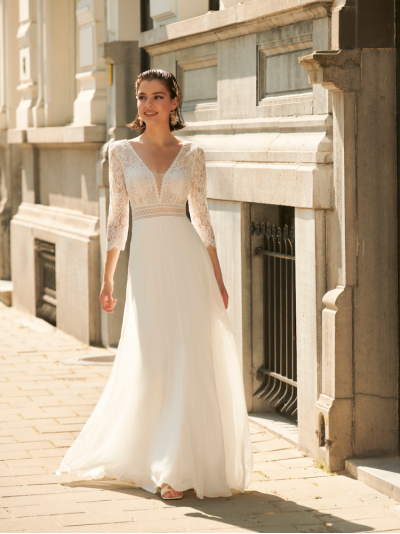 Camarillo, robe longue de mariée en mousseline et dentelle fine, by Rembo Styling