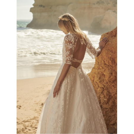 Robe de mariée en dentelle, dos nu by Rembo Styling