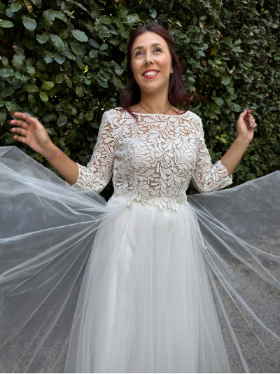 Top en dentelle guipure, dos nu et manches by Atelier de Juliette