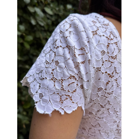 Top en dentelle, dos nu et manchettes by Atelier de Juliette