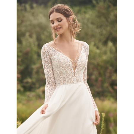 Robe romantique fluide dentelle à paillettes, manches longues Justin Alexander