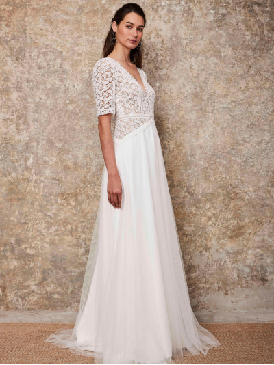 Robe mariée longue Coraline Lambert Créations guipure et tulle