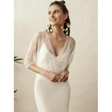 Robe longue de mariée fourreau en crêpe,  Modèle Marylise by Rembo Styling.