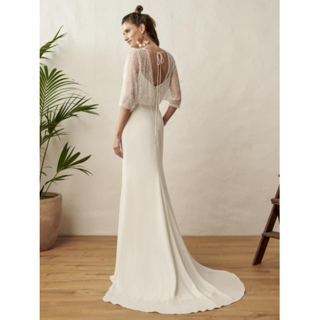 Robe longue de mariée fourreau en crêpe,  Modèle Marylise by Rembo Styling.