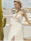 FABIENNE robe de mariée avec bustier échancré, dos nu et jupe aérienne, by Marylise.